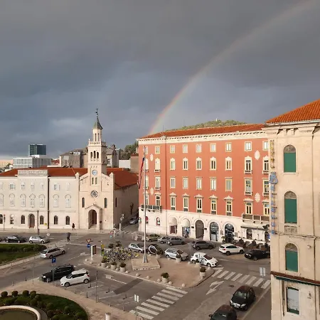 & Lasta Apartament